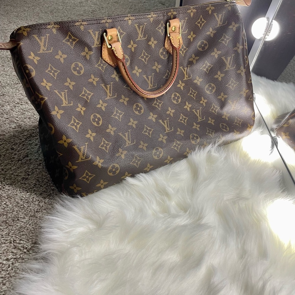 Louis Vuitton Monogram Speedy 40